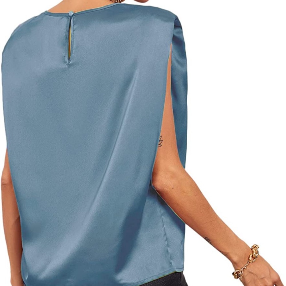 Puff Shoulder Top - Picture 2 of 6